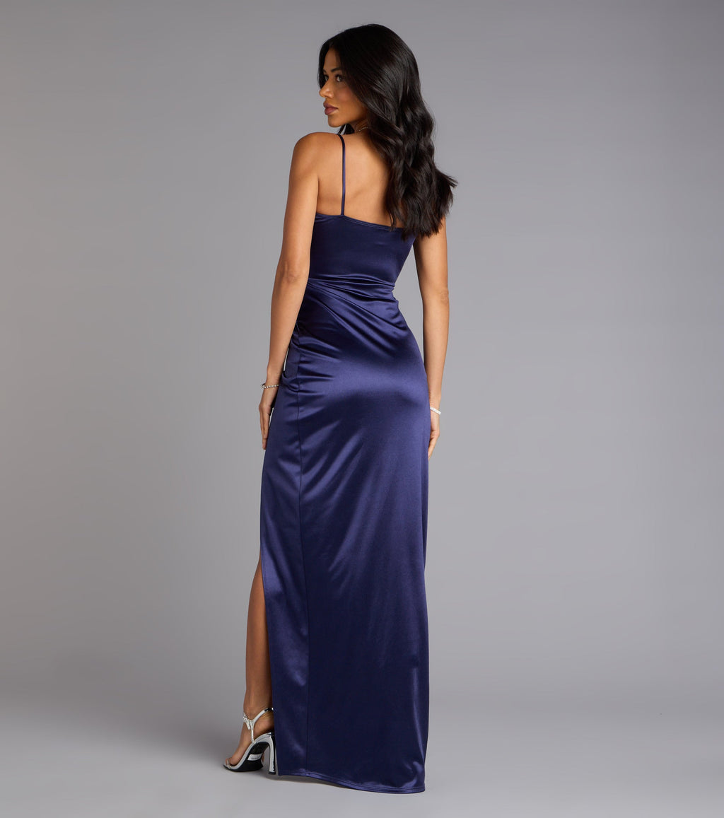 Mayra Satinkleid Marineblau Seitenansicht mit Square Neck