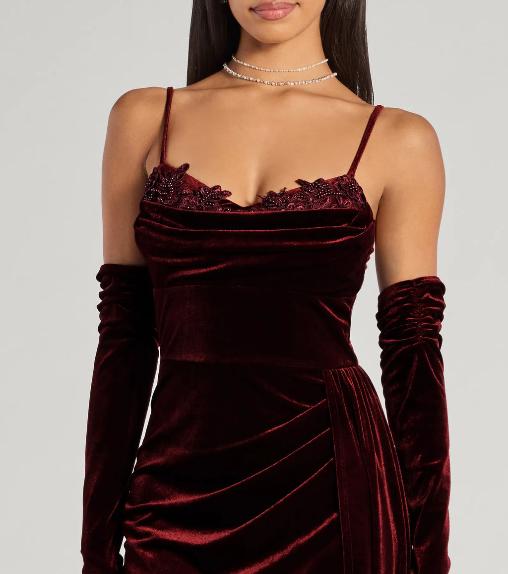 Rückansicht Inez Samt Ballkleid Weinrot mit Perlen Stickerei
