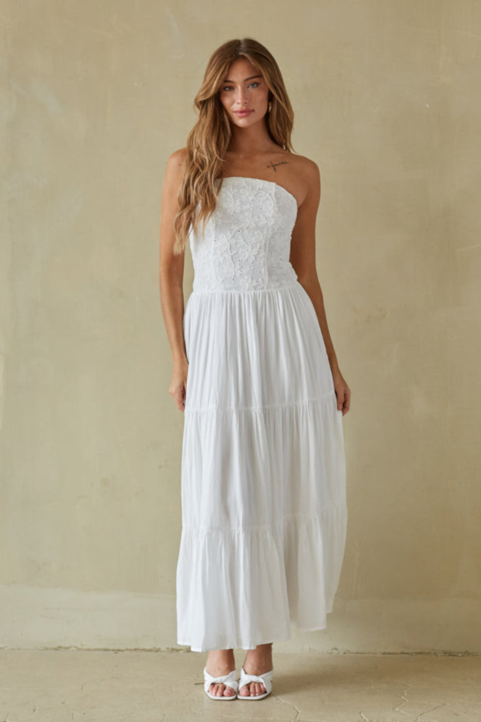 Tiered Maxi Dress – Summer Vacation Dress & Elegant White Formal Gown