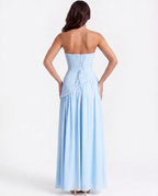 Babyblaues trägerloses Chiffon-Maxikleid mit Schal – Festliches Brautjungfernkleid für eine Frühlingshochzeit