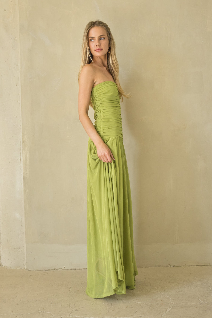 Strapless Sweetheart Ruched Bodice Tea Length Midi Dress – Elegant Bridesmaid Wedding Guest Outfit