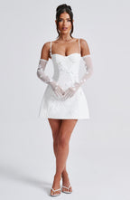 Weißes Mesh-Minikleid mit vorgeformten Cups – Standesamt & Junggesellinnenabschied