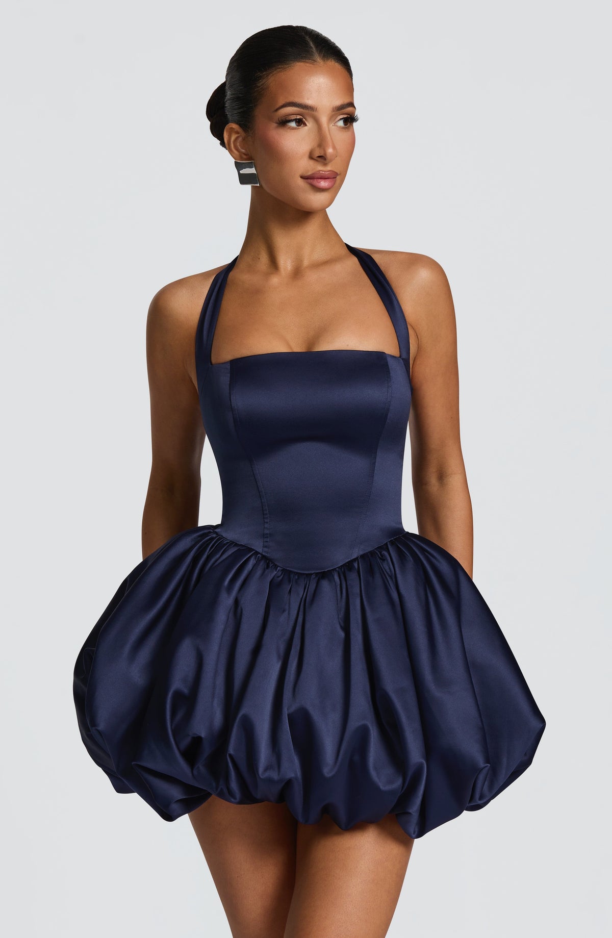 Marineblaues Satin-Minikleid mit eckigem Ausschnitt – Partykleid kurz