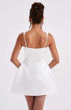 Weißes Satin-Minikleid – Standesamt & Brautparty