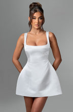 Weißes Satin-Minikleid – Standesamt & Brautparty